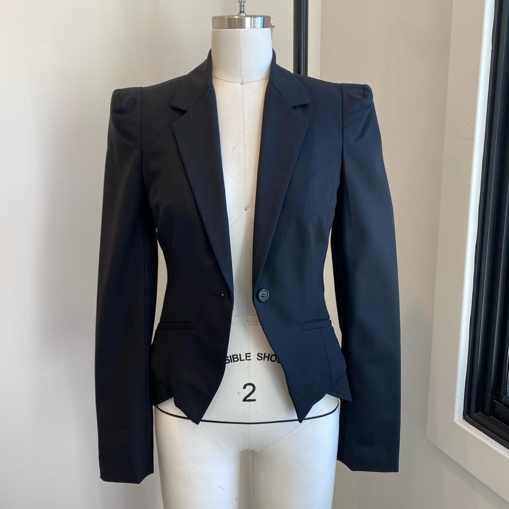 Elizabeth & James square shoulder blazer